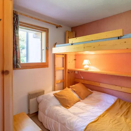 Appartement Les Aiguilles Du Midi-4 By Interhome