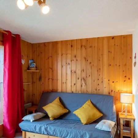 Apartment Les Aiguilles Du Midi-4 By Interhome