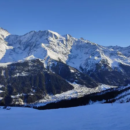 Apartment Les Aiguilles Du Midi-4 By Interhome